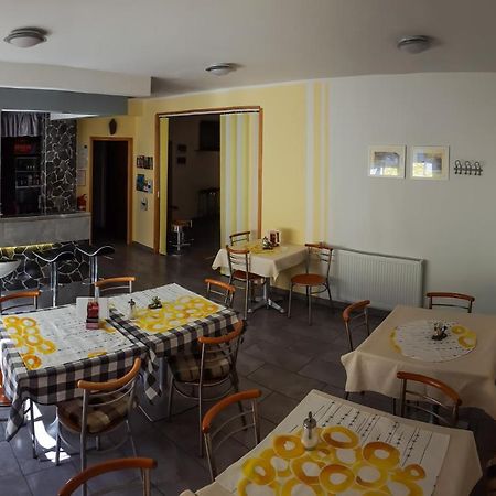 Rooms With Shared Kitchen Zver, Great For Hikers Hudajuzna Esterno foto