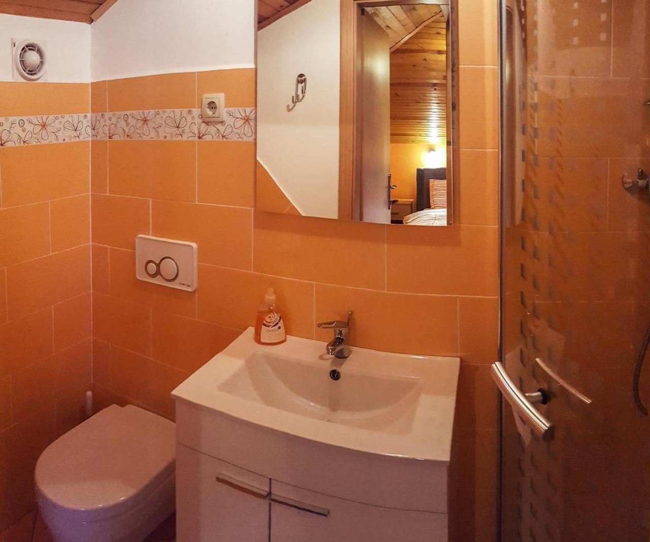 Rooms With Shared Kitchen Zver, Great For Hikers Hudajuzna Esterno foto