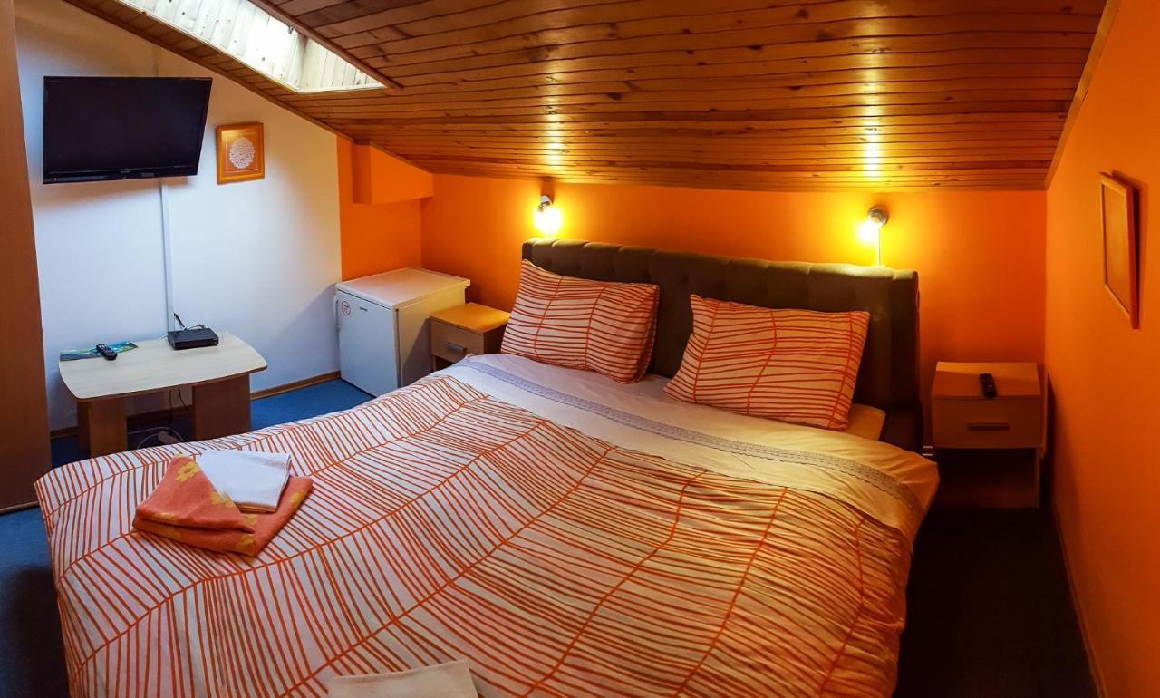 Rooms With Shared Kitchen Zver, Great For Hikers Hudajuzna Esterno foto