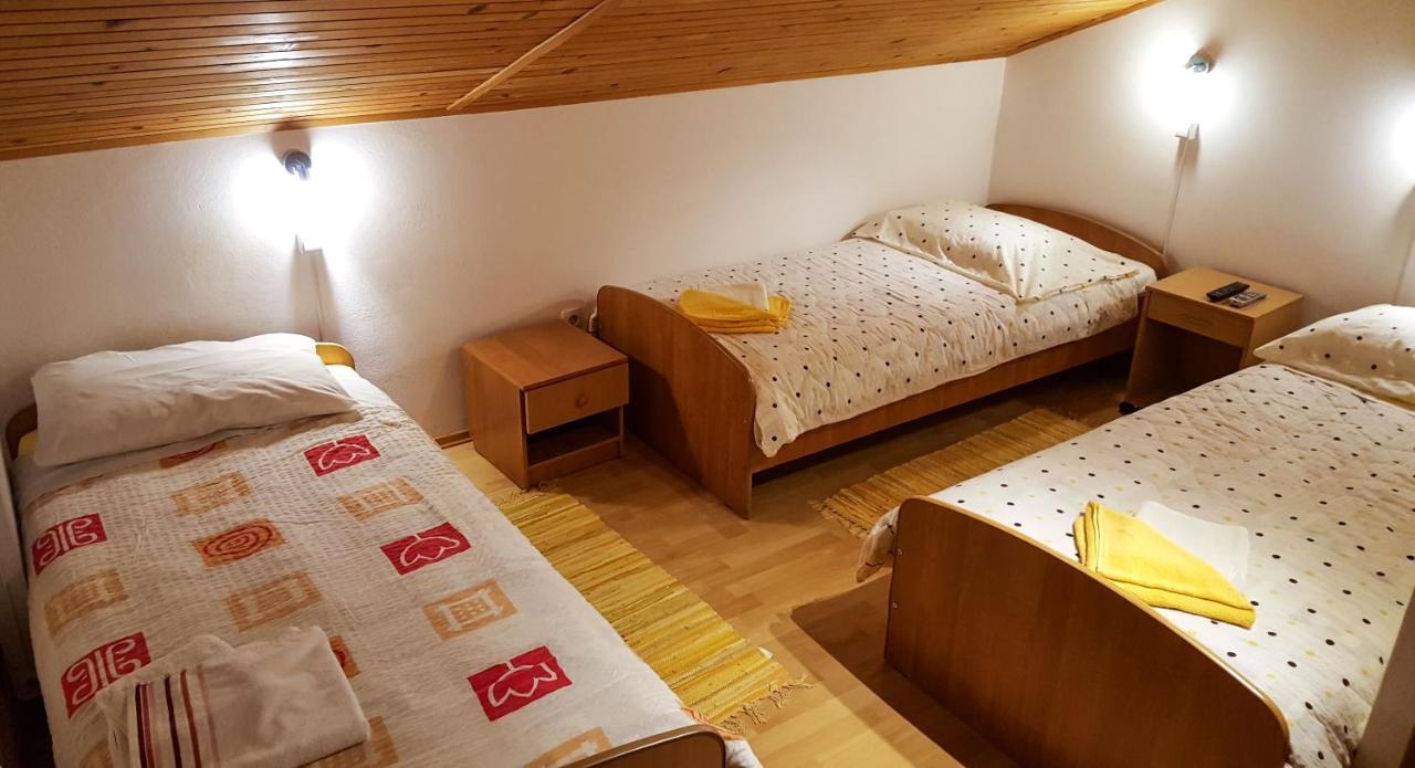 Rooms With Shared Kitchen Zver, Great For Hikers Hudajuzna Esterno foto